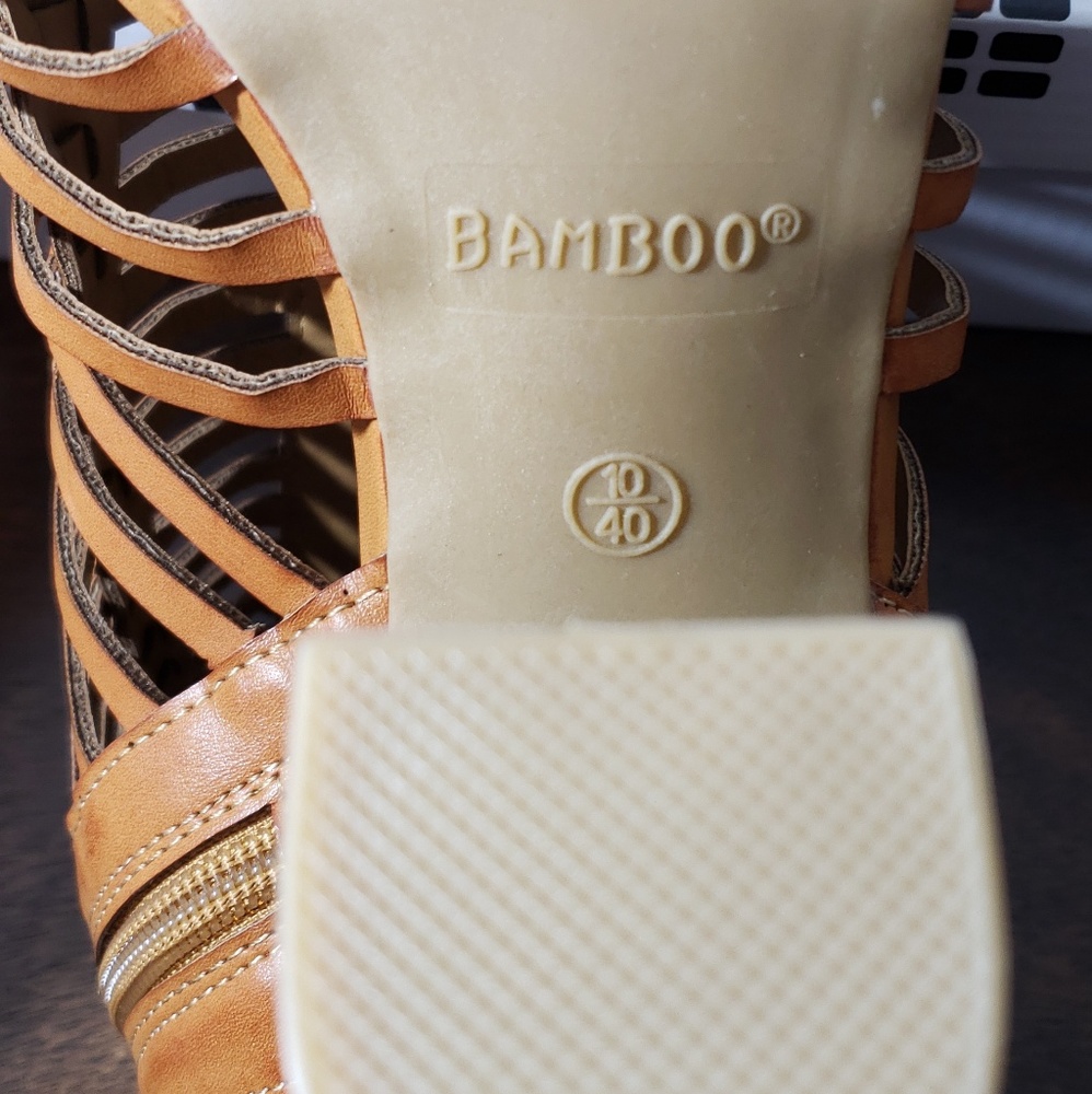 Stylish Ribbed Summer/Fall Heels - Picture 5 of 5